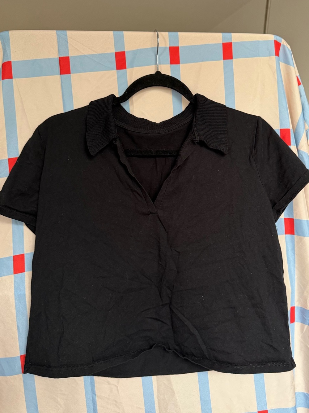 Black Collared Short Sleeve Women’s Crop Top